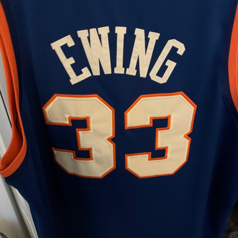 NY Knicks Ewing 33 Mitchell and Ness Men sz 56